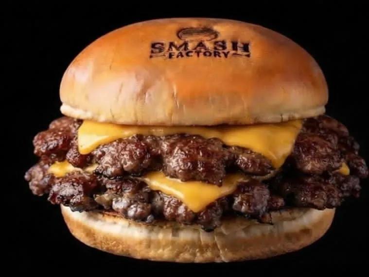 Popular item de Kitchen Factory: Hamburguesa Double Smash